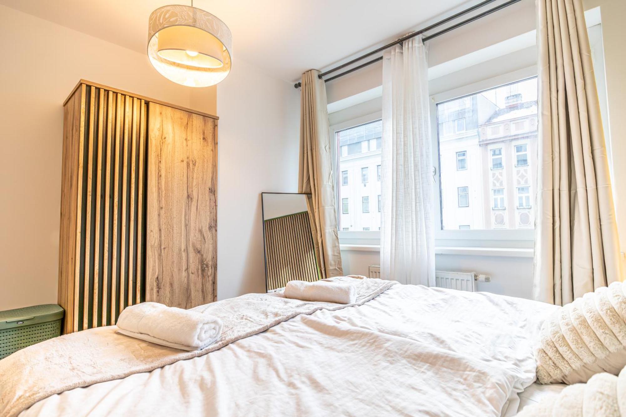Charming 1Br, Steps From Reumannplatz U1 Viena Exterior foto