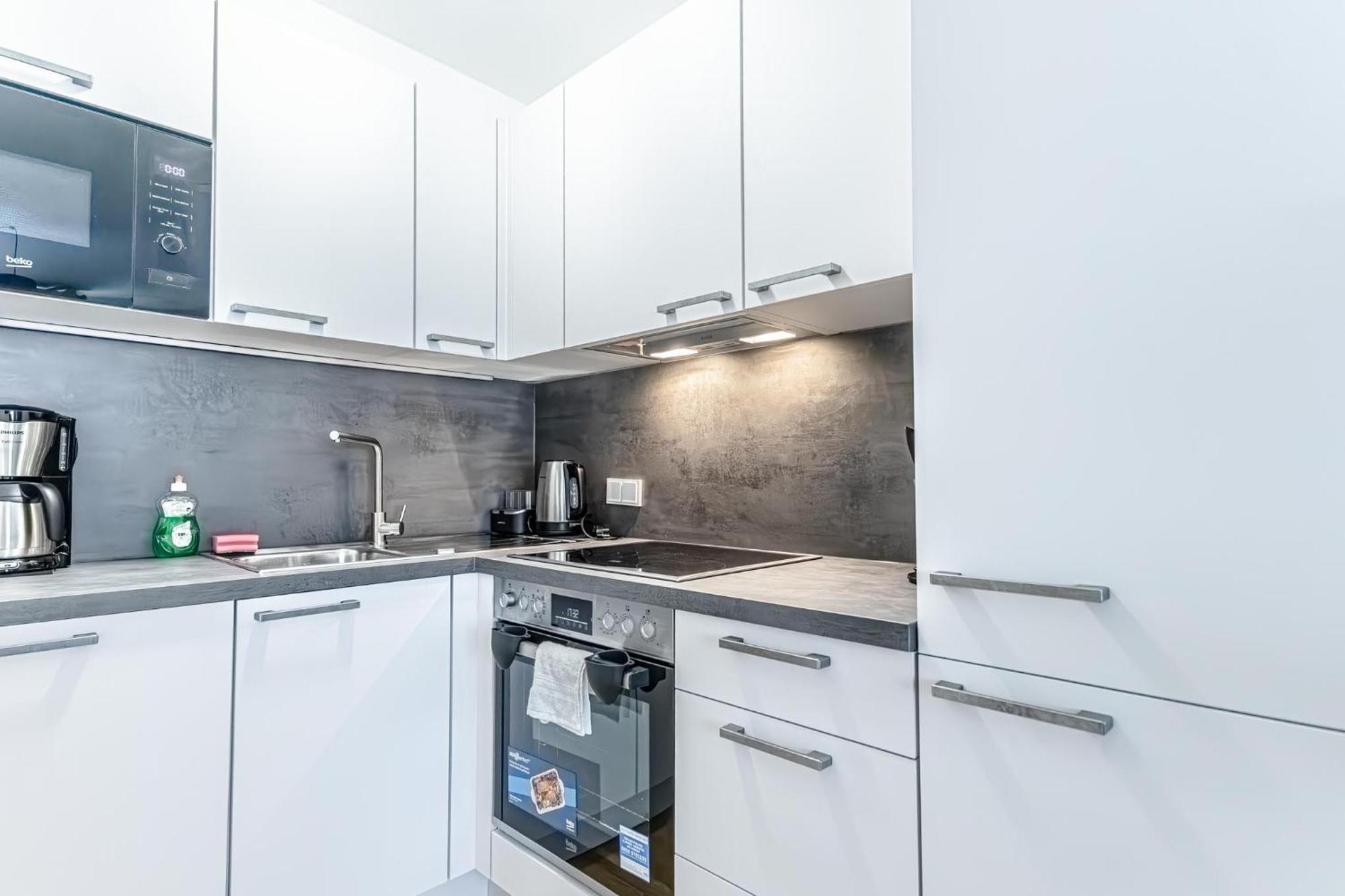 Charming 1Br, Steps From Reumannplatz U1 Viena Exterior foto
